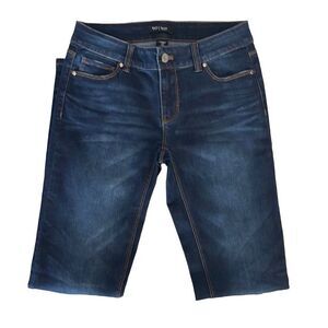 𝅺White House Black Market